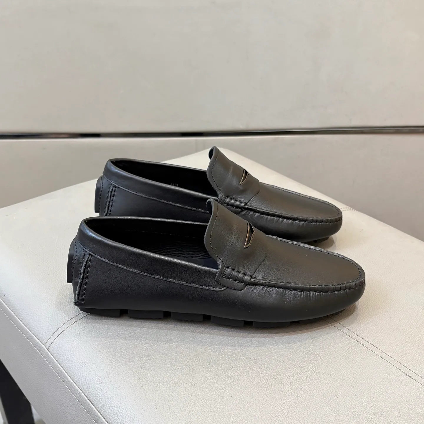 Factory price: 460💰LV men's beanie shoes 2025 official website synchronized <market top version> imported first-layer cowhide ➕ black cowhide original packaging. Size 38-45